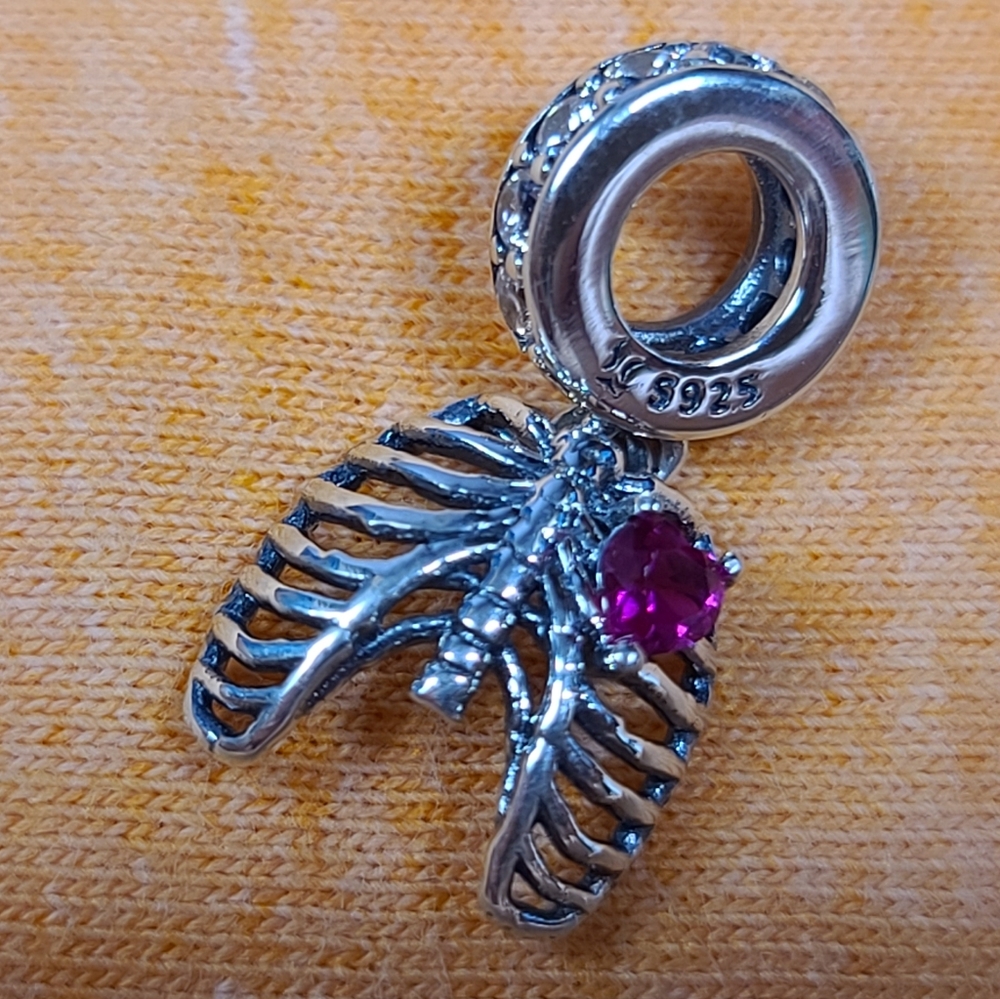 925 Sterling Silver Beating Heart Chest Skelton - Picture 10 of 10